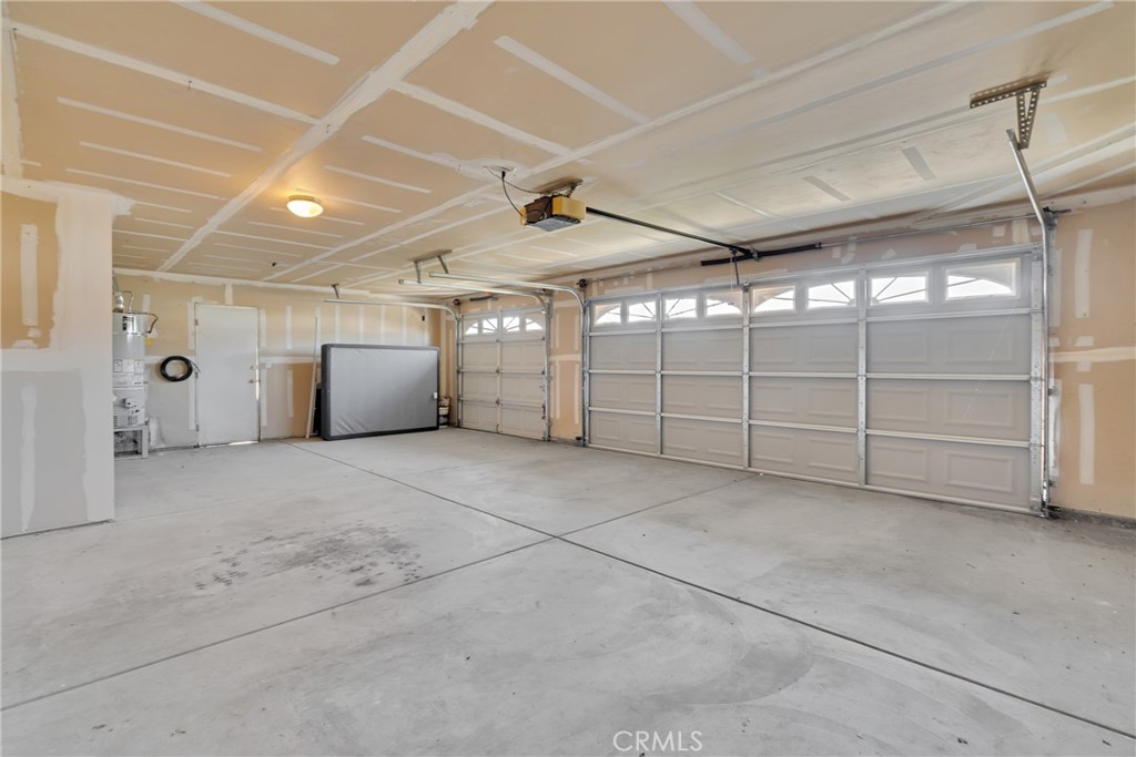 8590 N Sierra Vista, Fresno, CA 93720