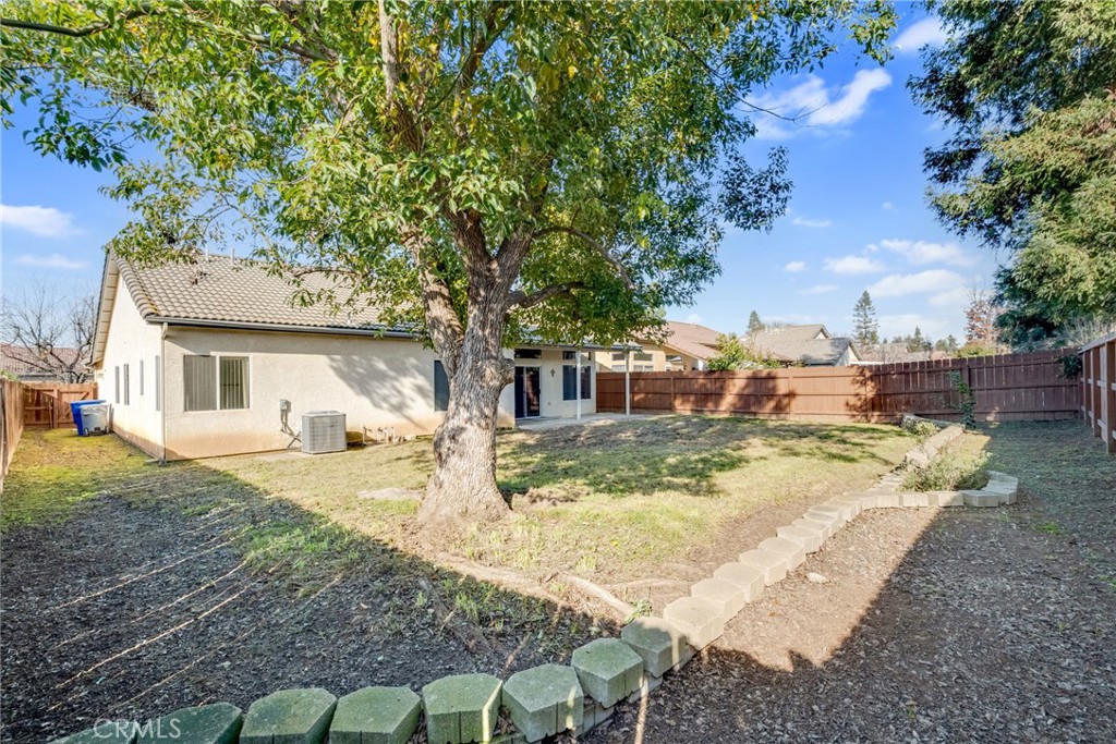 8590 N Sierra Vista, Fresno, CA 93720