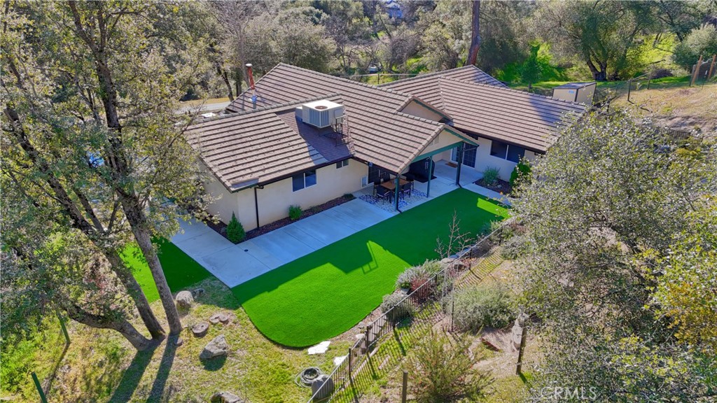 40118 Old Stonegate Ct, Oakhurst, CA 93644