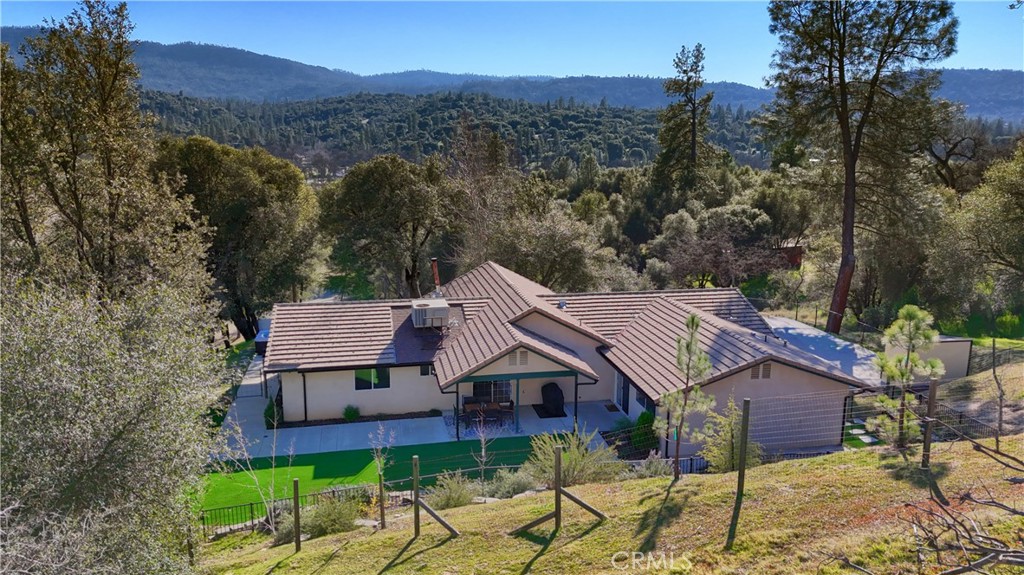 40118 Old Stonegate Ct, Oakhurst, CA 93644