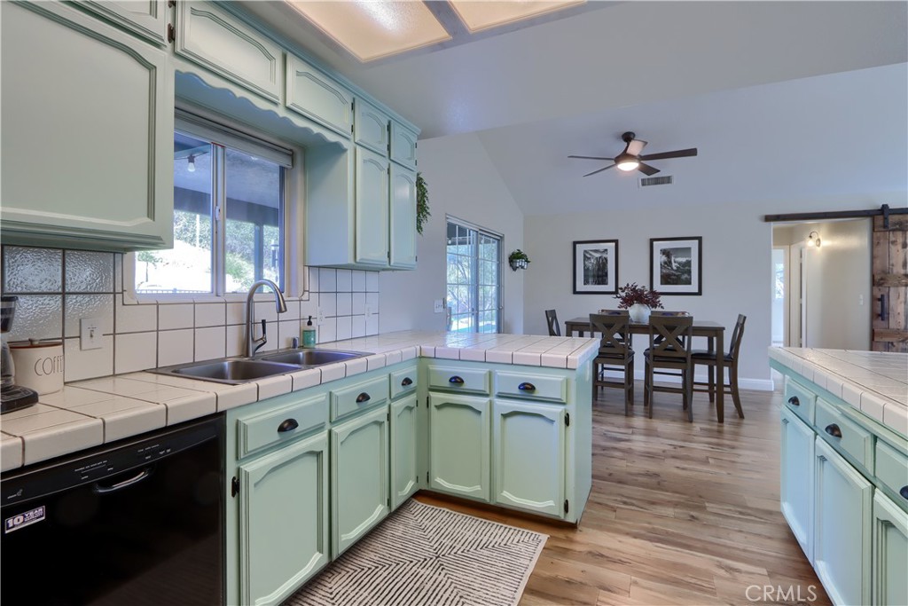 40118 Old Stonegate Ct, Oakhurst, CA 93644