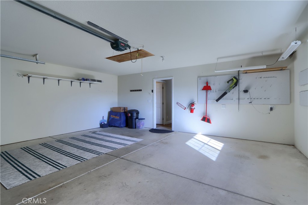 40118 Old Stonegate Ct, Oakhurst, CA 93644