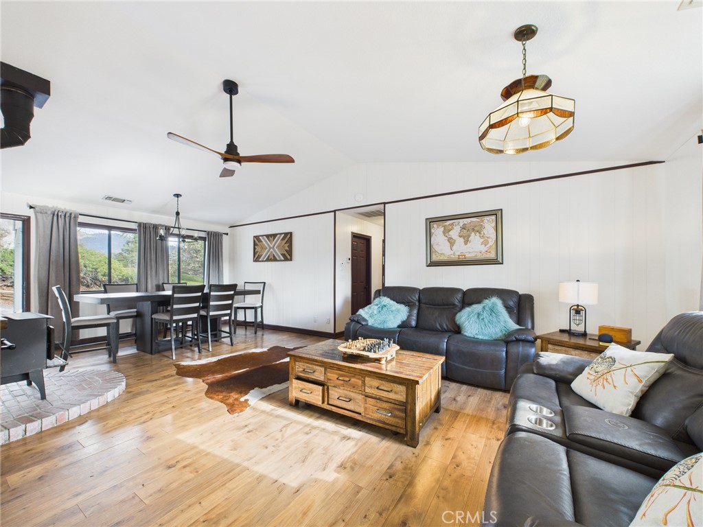 43710 Hilltop, Ahwahnee, CA 93601