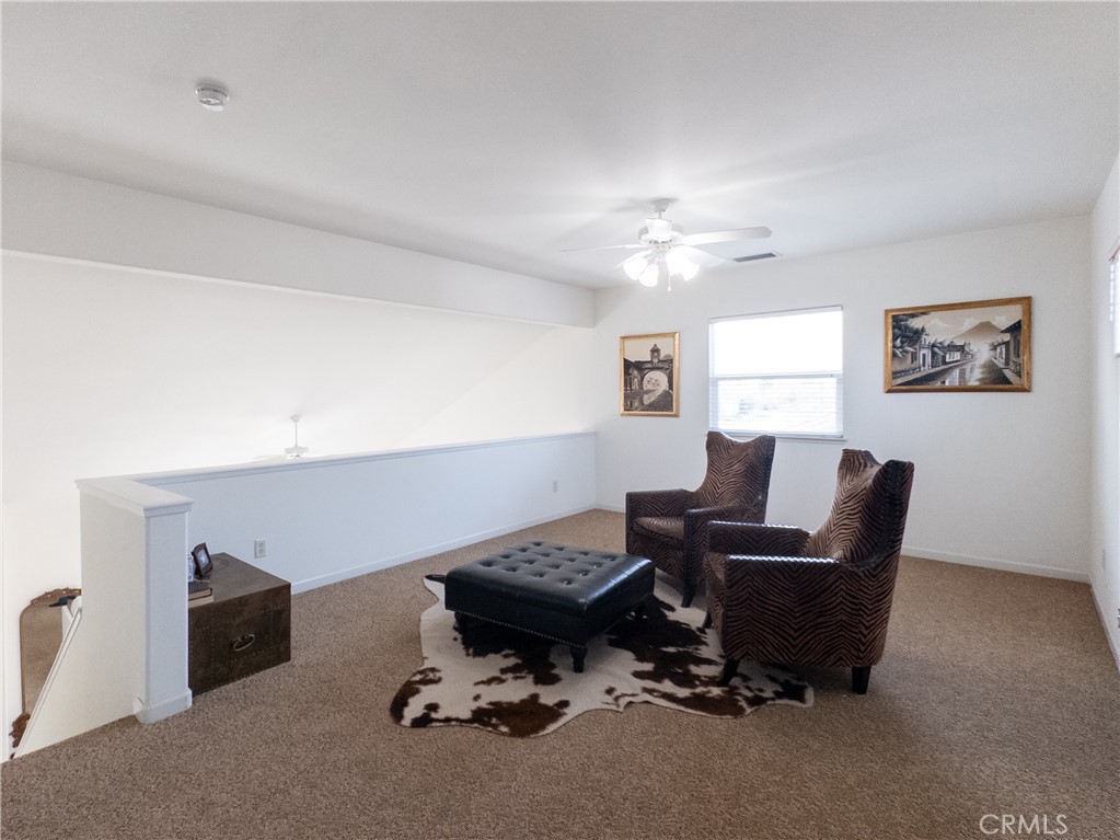 337 Village Dr, Dinuba, CA 93618