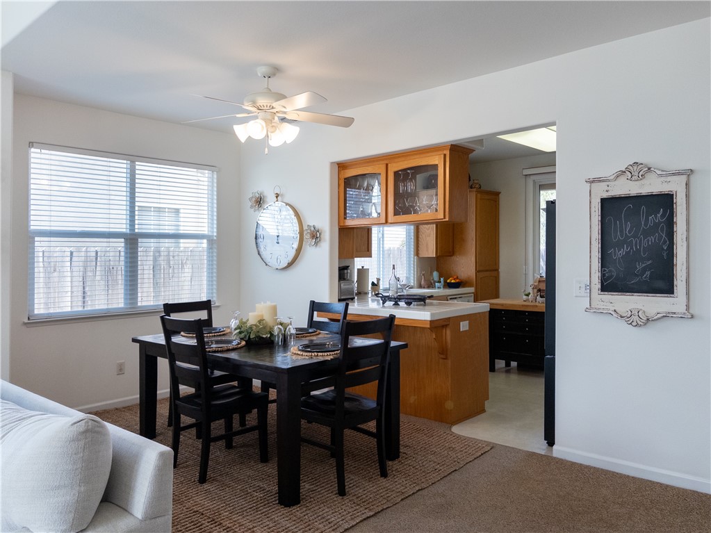 337 Village Dr, Dinuba, CA 93618