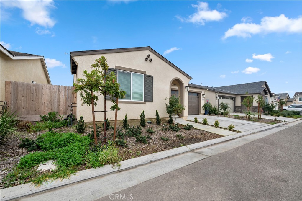 6567 E Pine, Fresno, CA 93727