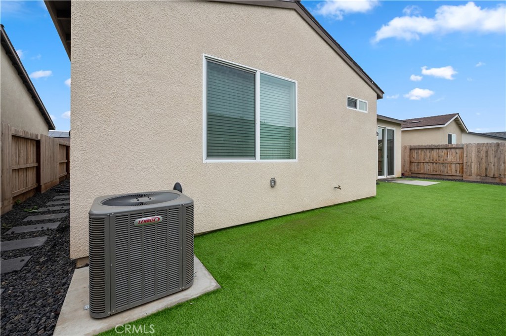 6567 E Pine, Fresno, CA 93727