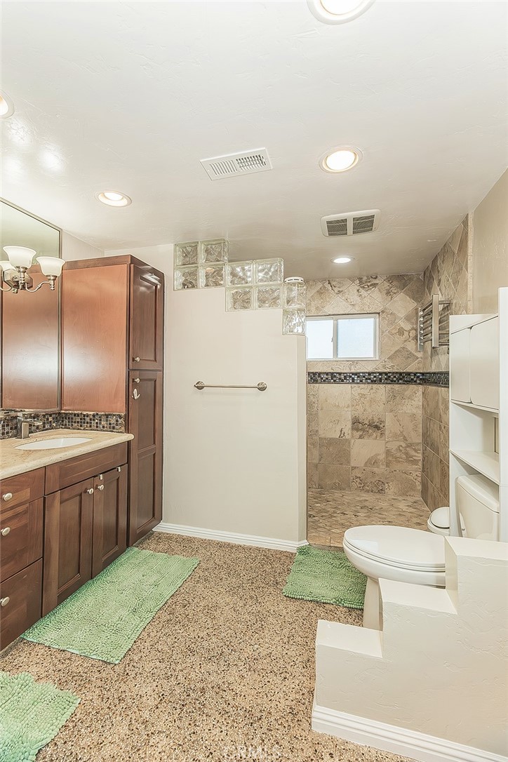 5644 N Hazel, Fresno, CA 93711