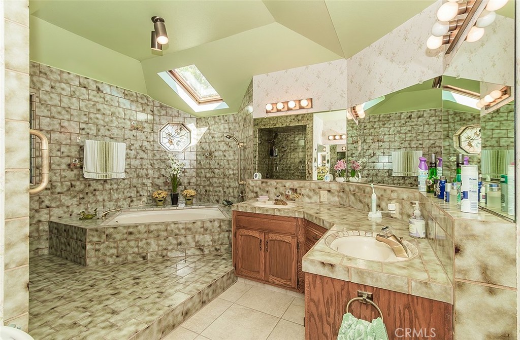 7355 N Pacific, Fresno, CA 93711