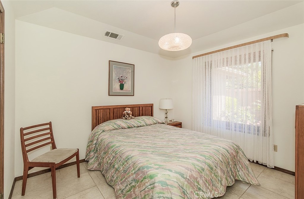 7355 N Pacific, Fresno, CA 93711