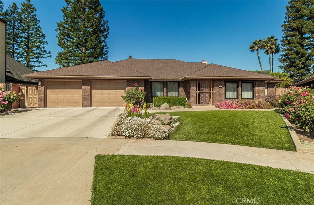 7355 N Pacific, Fresno, CA 93711