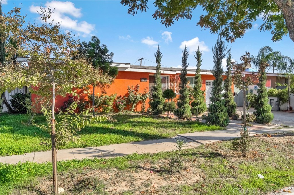 3336 N Lafayette, Fresno, CA 93705