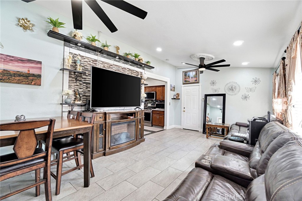 3336 N Lafayette, Fresno, CA 93705