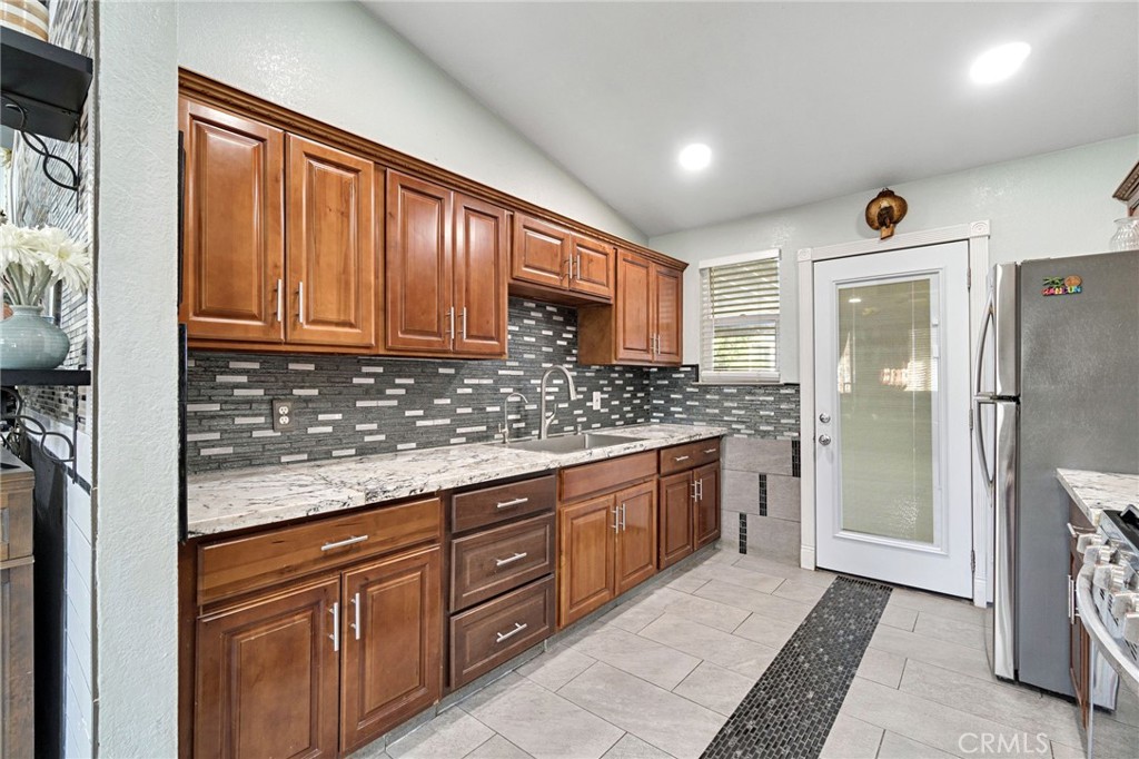 3336 N Lafayette, Fresno, CA 93705