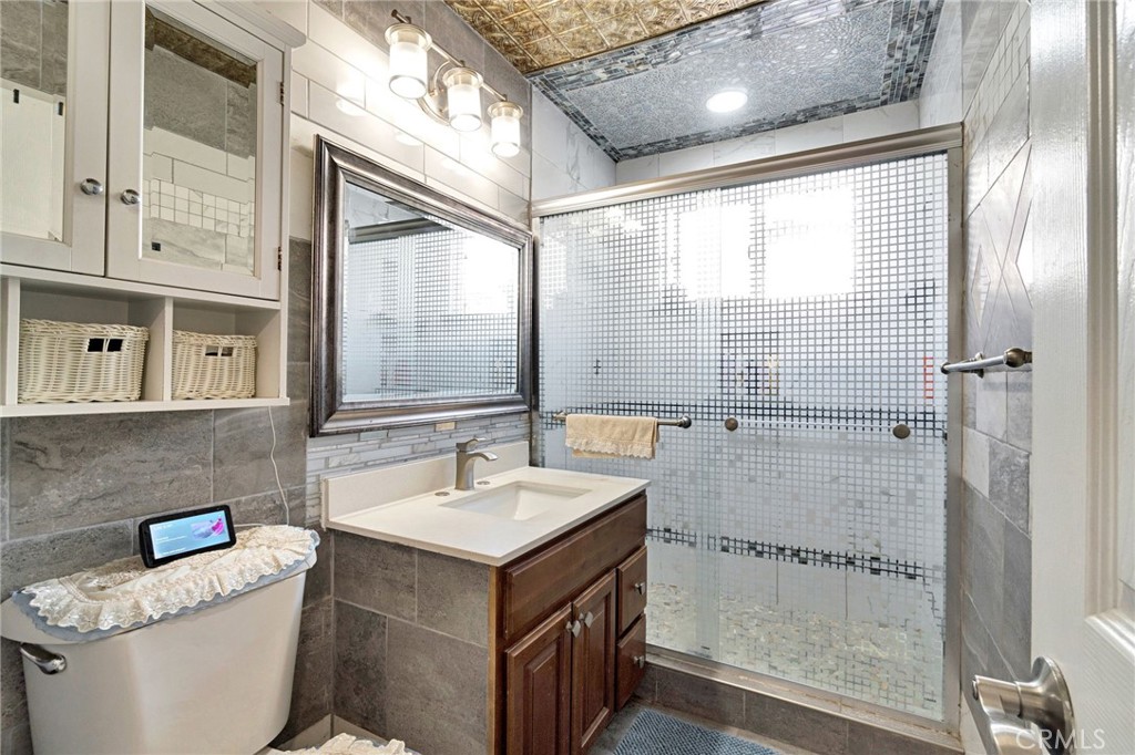 3336 N Lafayette, Fresno, CA 93705