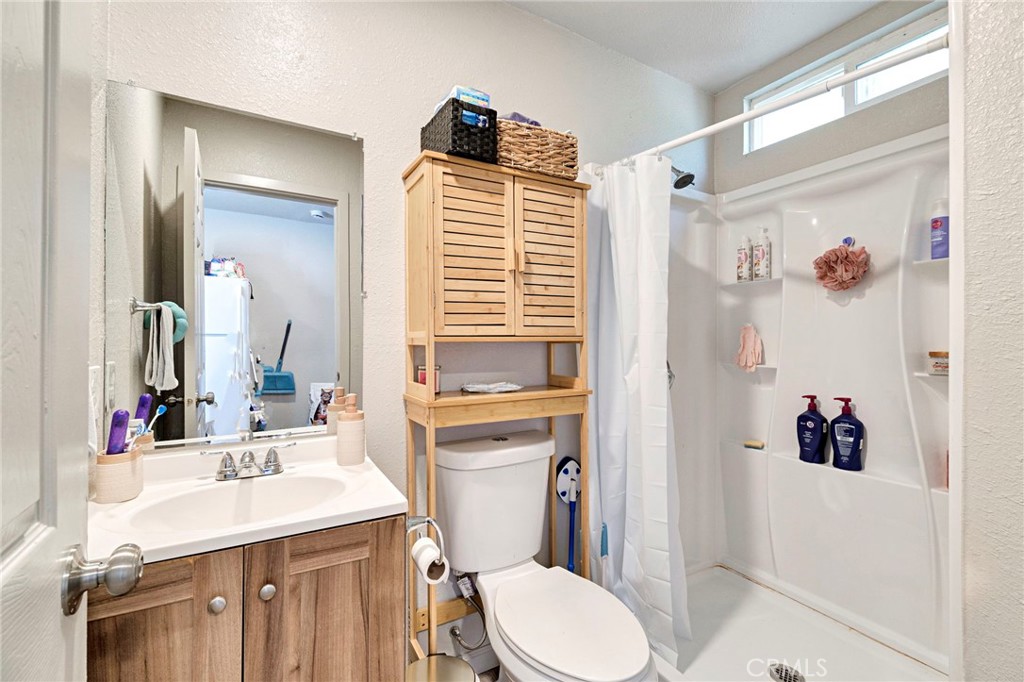 3336 N Lafayette, Fresno, CA 93705