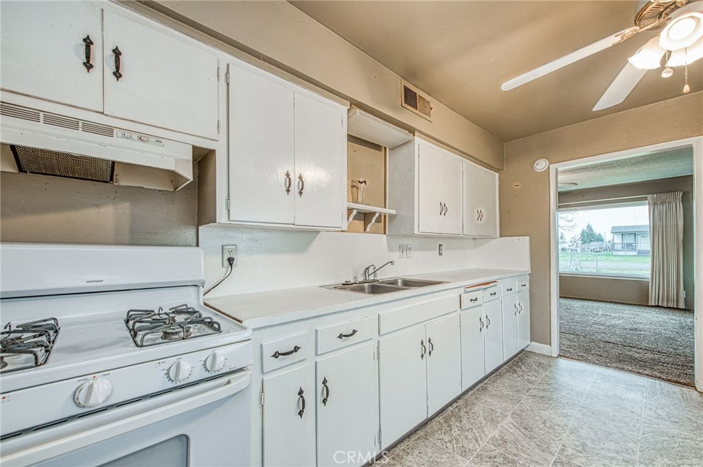 6729 W Clinton Ave, Fresno, CA 93723