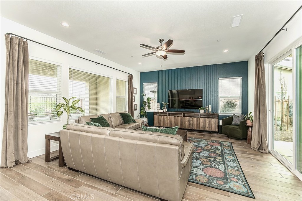 948 Beaver Pond, Madera, CA 93636