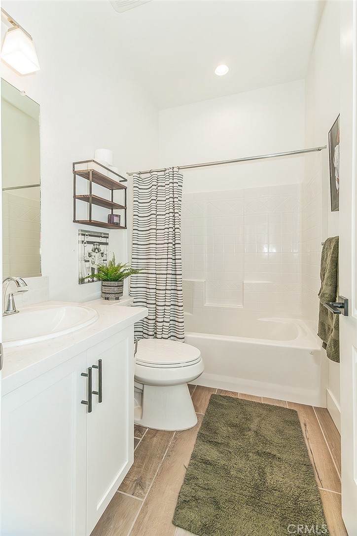 948 Beaver Pond, Madera, CA 93636