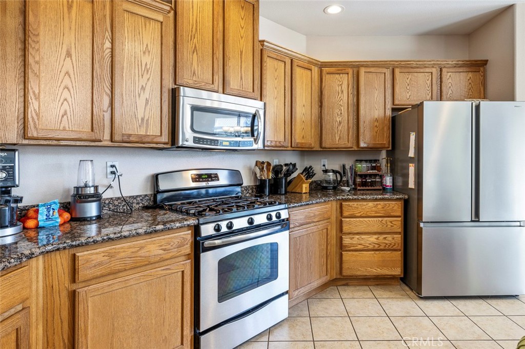 308 San Ramon Ct, Coalinga, CA 93210