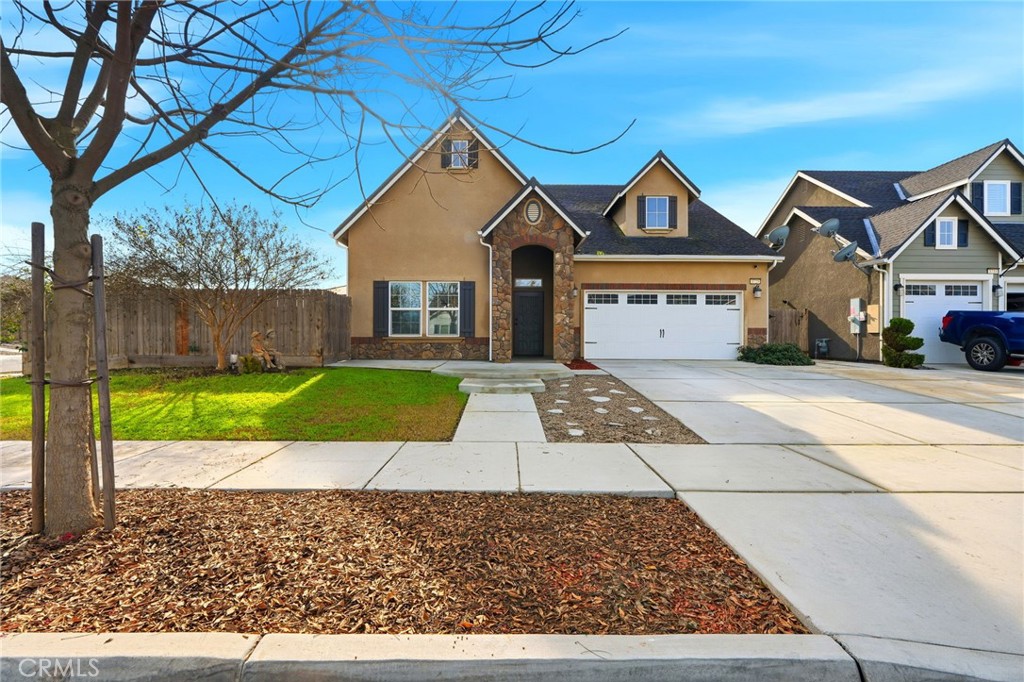 3725 W Clinton, Visalia, CA 93291