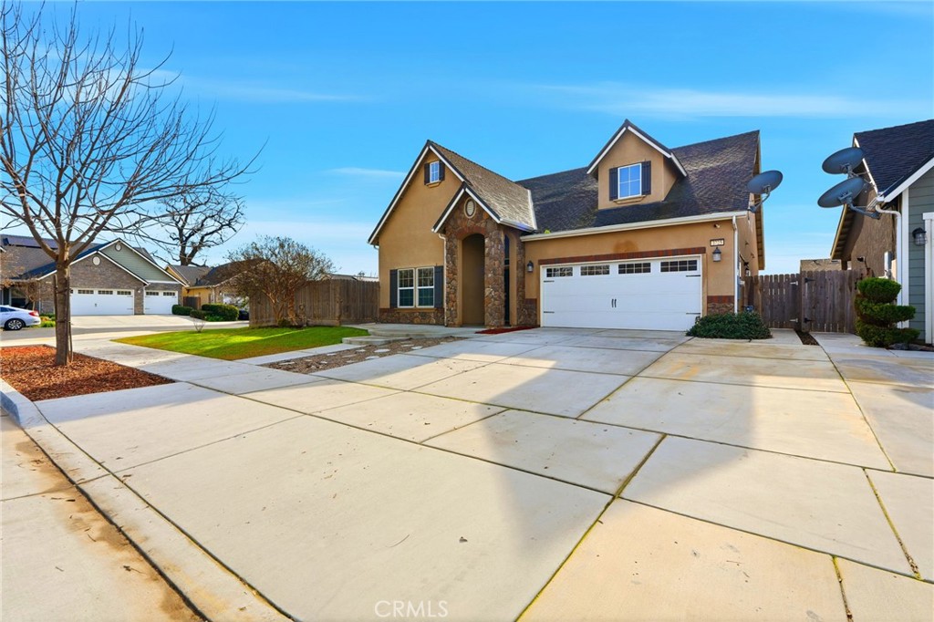 3725 W Clinton, Visalia, CA 93291