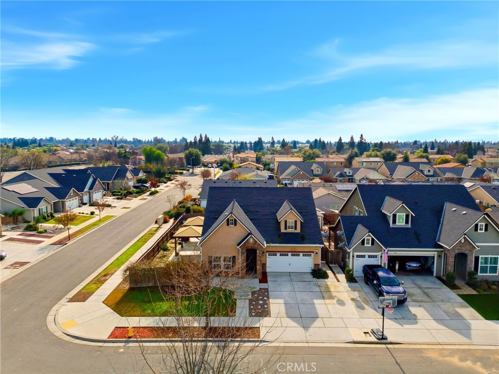 3725 W Clinton, Visalia, CA 93291