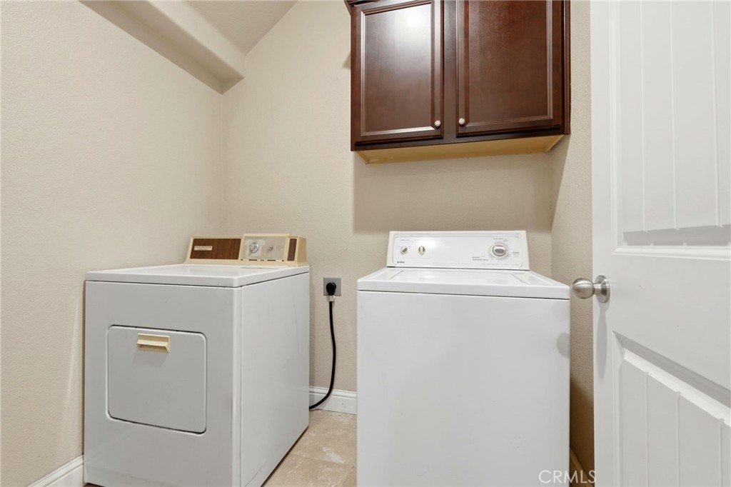 3725 W Clinton, Visalia, CA 93291