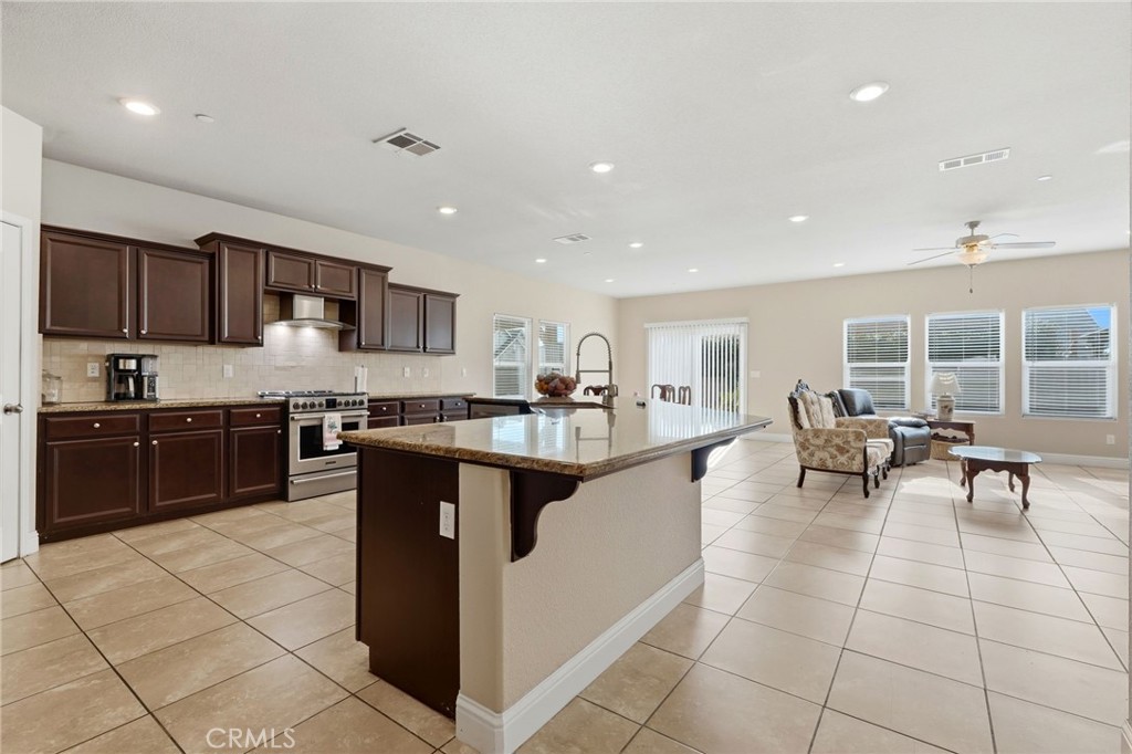 3725 W Clinton, Visalia, CA 93291