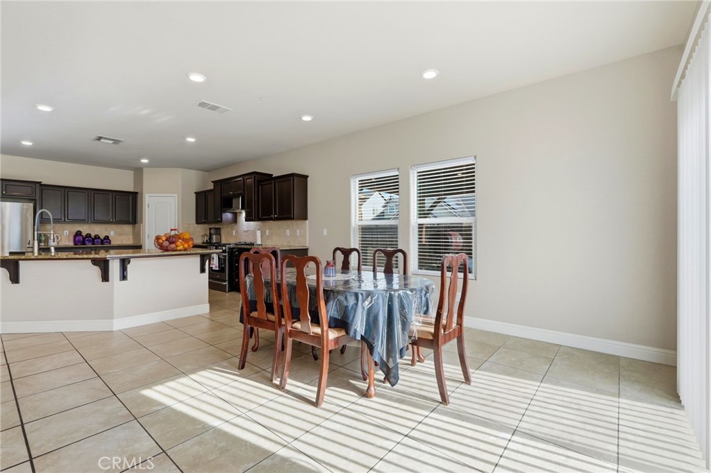 3725 W Clinton, Visalia, CA 93291