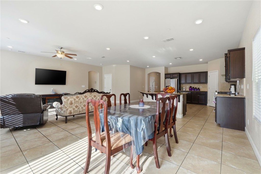 3725 W Clinton, Visalia, CA 93291