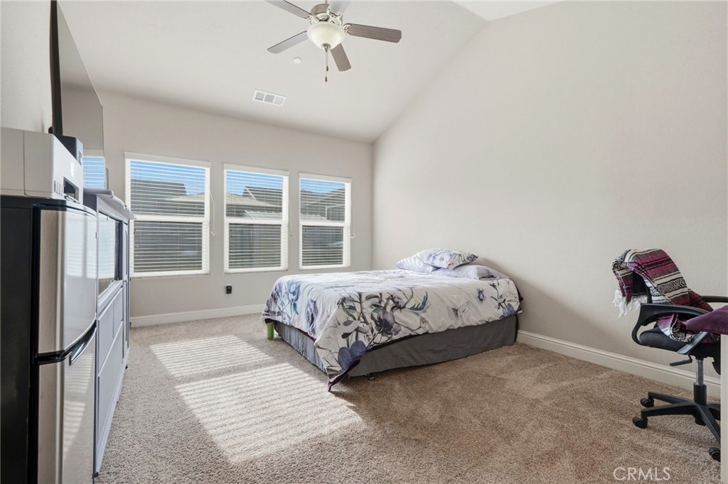 3725 W Clinton, Visalia, CA 93291