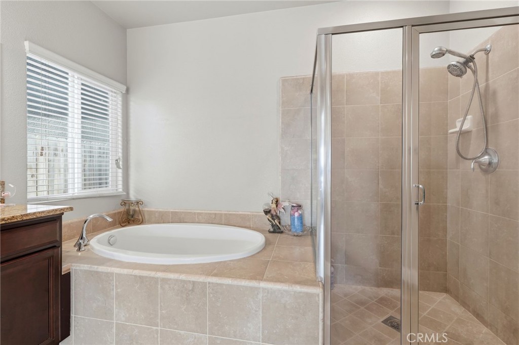 3725 W Clinton, Visalia, CA 93291