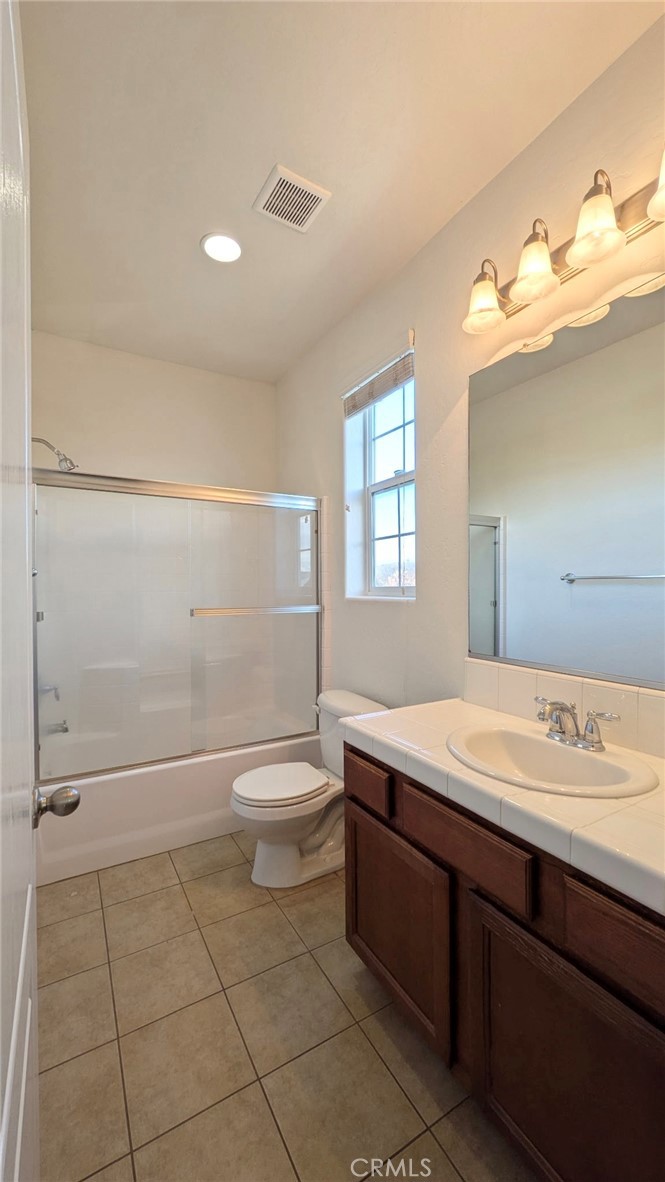 4361 W Artemisa, Fresno, CA 93722