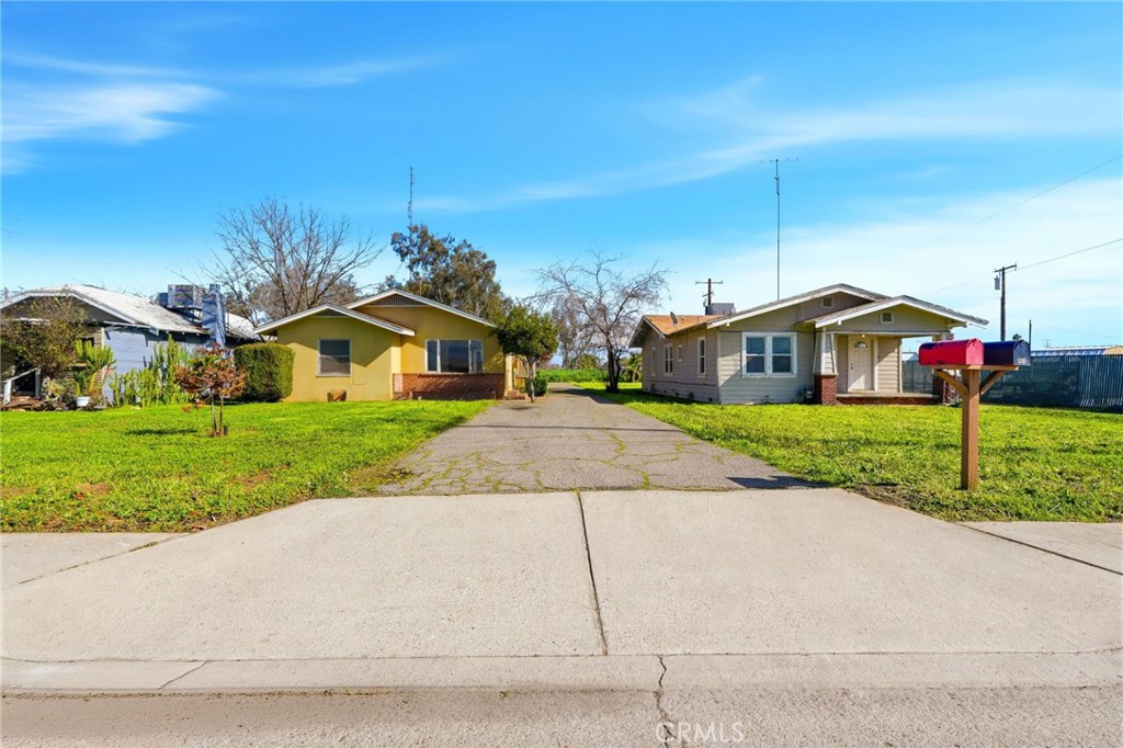 901 S 11th, Hanford, CA 93230