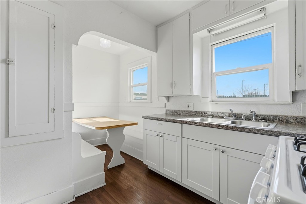 901 S 11th, Hanford, CA 93230