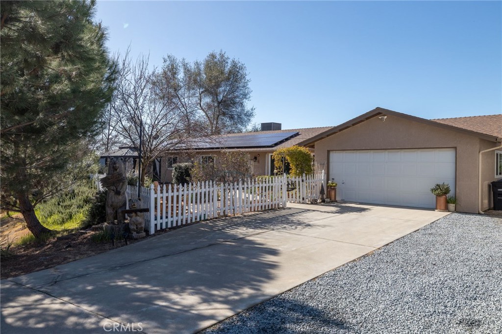31020 Moccassin Ct, Coarsegold, CA 93614