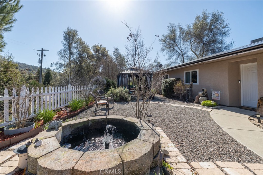 31020 Moccassin Ct, Coarsegold, CA 93614