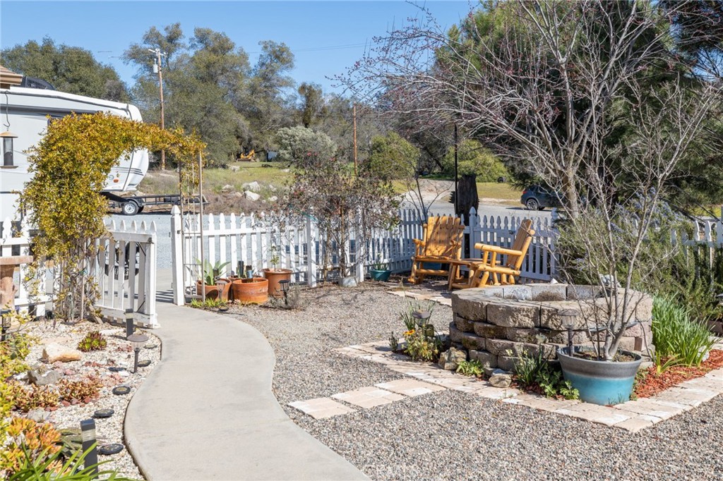 31020 Moccassin Ct, Coarsegold, CA 93614