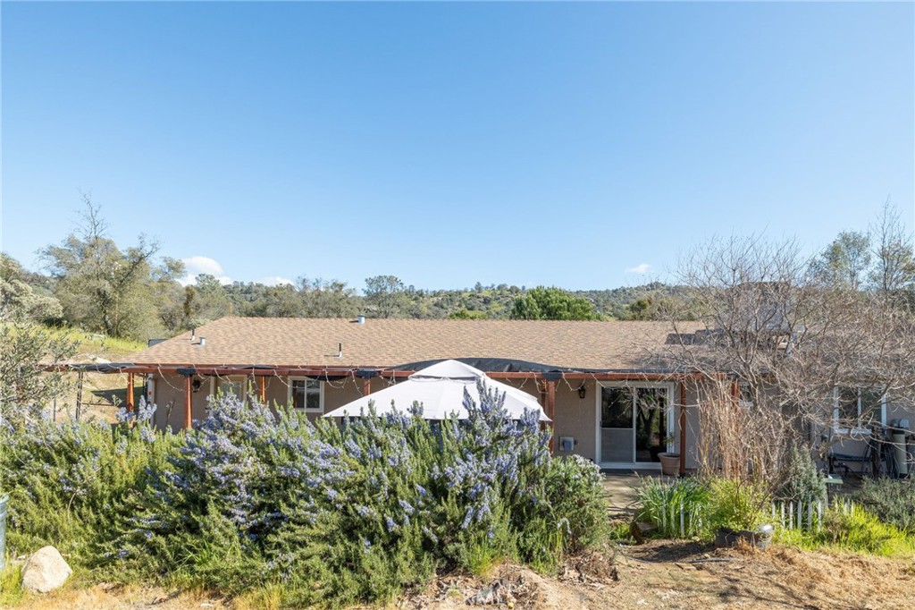 31020 Moccassin Ct, Coarsegold, CA 93614