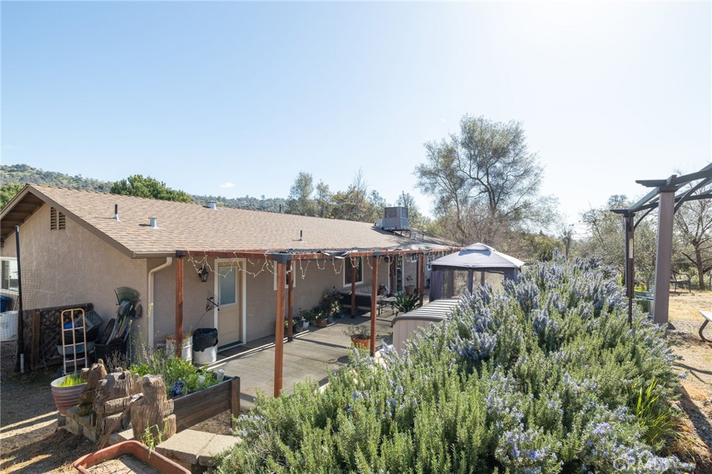 31020 Moccassin Ct, Coarsegold, CA 93614