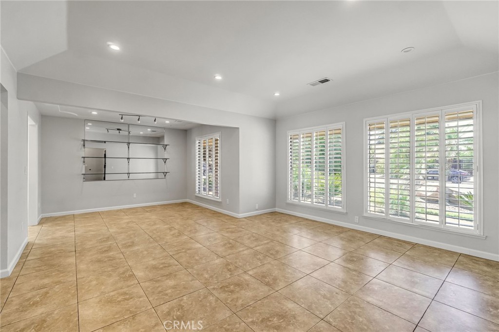 493 Timmy Ave, Clovis, CA 93612