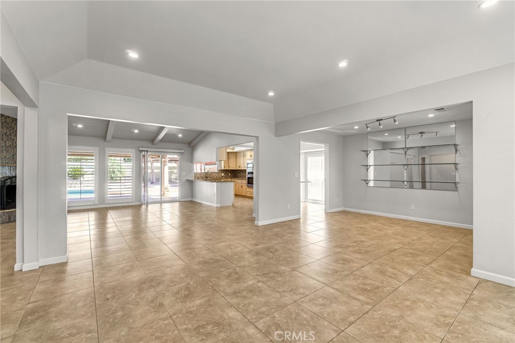 493 Timmy Ave, Clovis, CA 93612