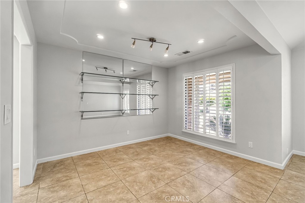 493 Timmy Ave, Clovis, CA 93612