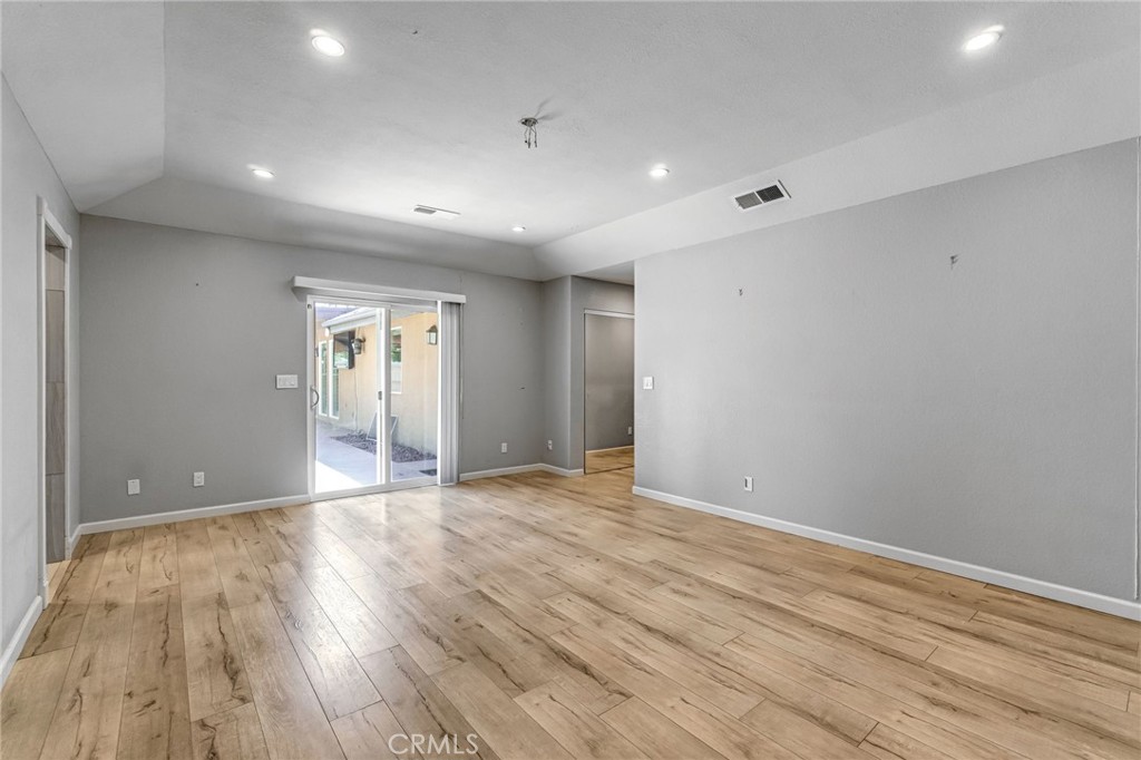 493 Timmy Ave, Clovis, CA 93612