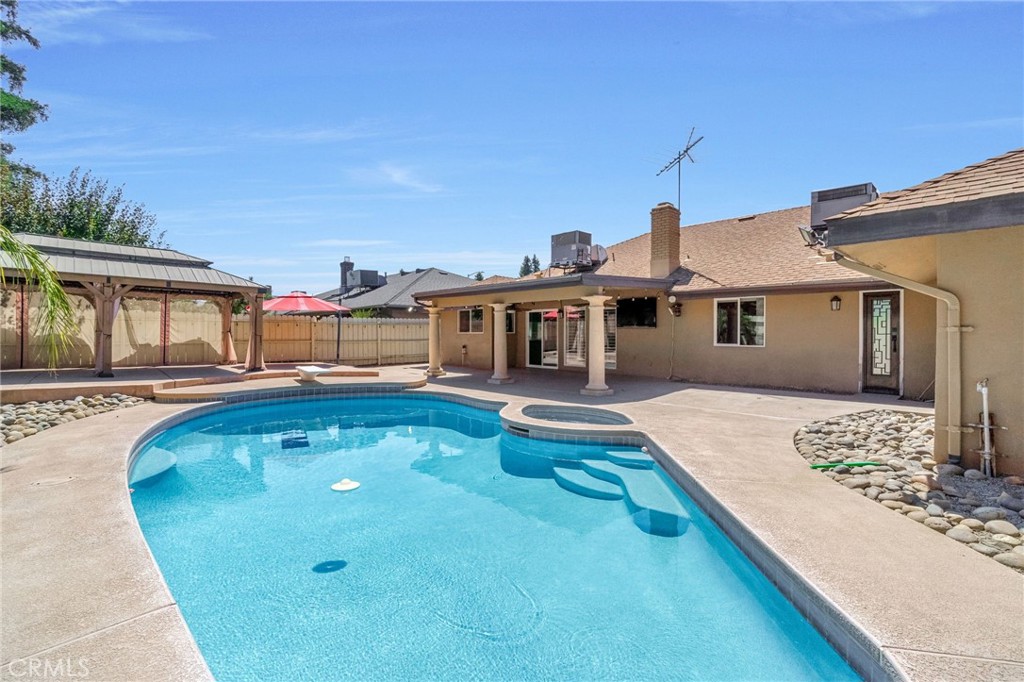 493 Timmy Ave, Clovis, CA 93612