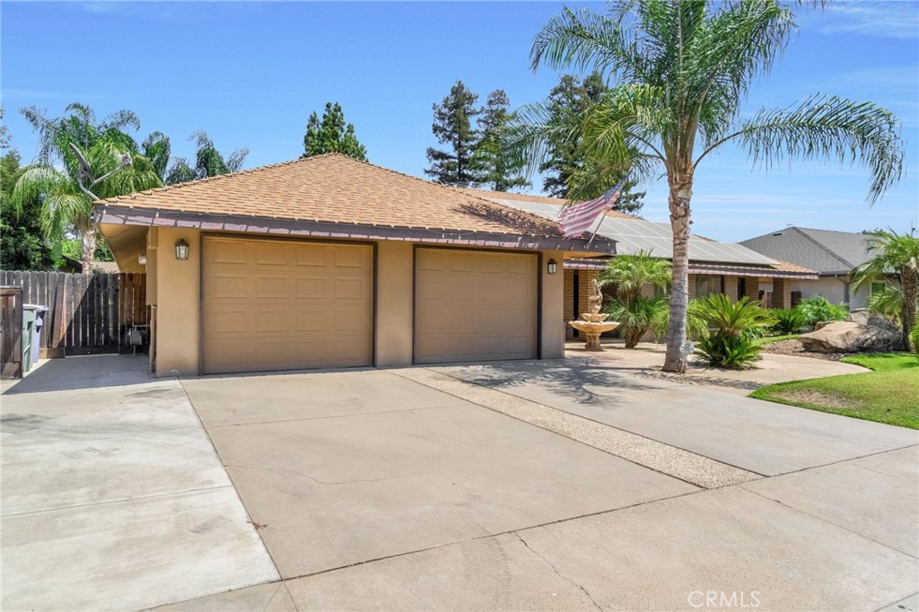 493 Timmy Ave, Clovis, CA 93612