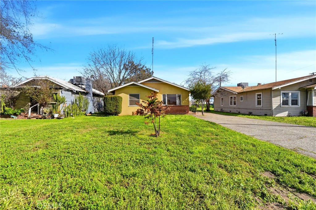 821 S 11th, Hanford, CA 93230