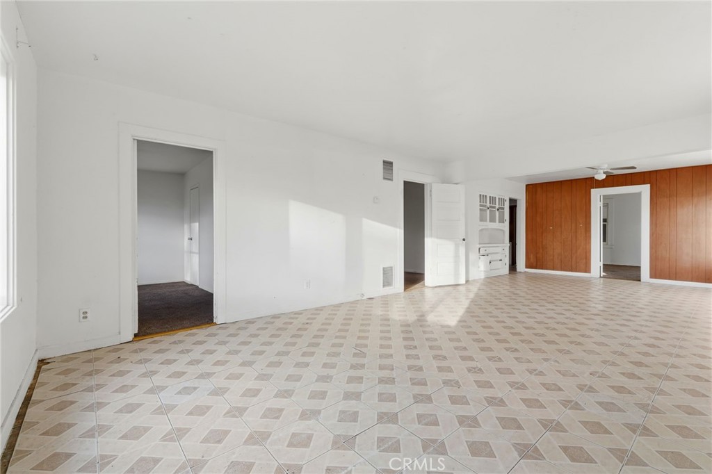 821 S 11th, Hanford, CA 93230