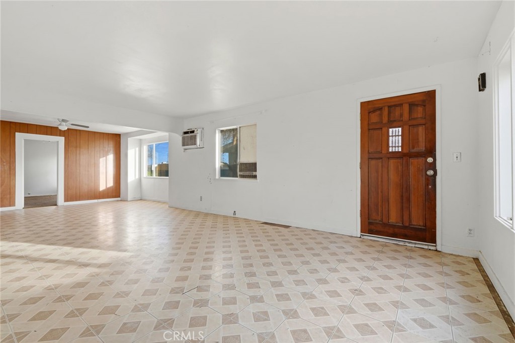 821 S 11th, Hanford, CA 93230